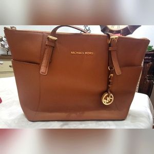 Michael Kors Jet Set Top-Zip Tote